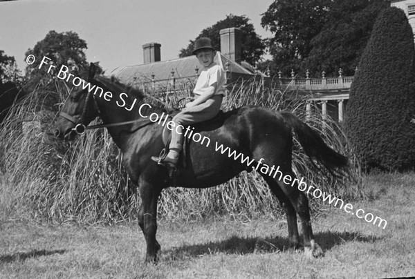 AT CASTLETOWN CHILDREN RIDING HON BUNNY CAREW